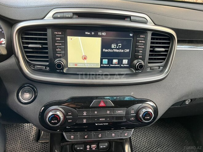 Kia Sorento-8