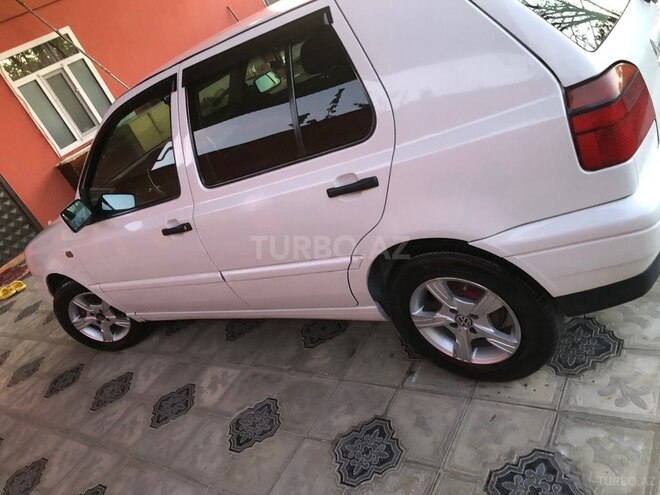 Volkswagen Golf-4