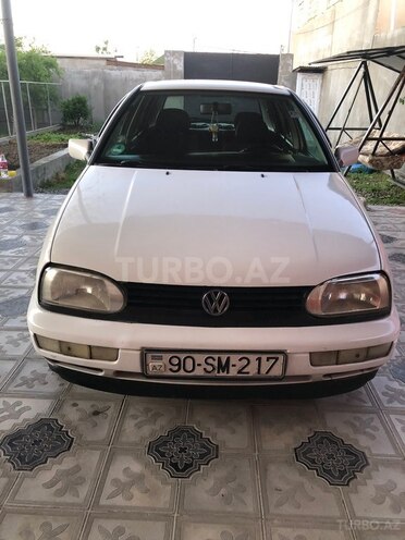 Volkswagen Golf-10
