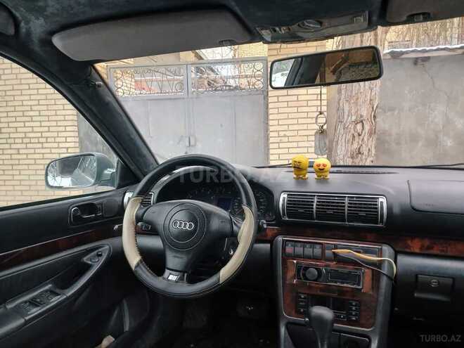 Audi A4-2