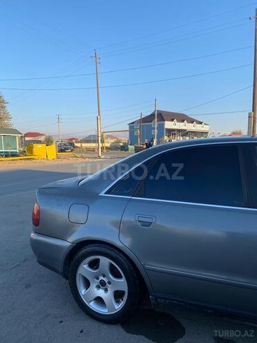 Audi A4-7