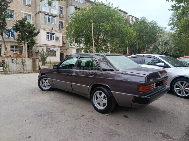 Mercedes 190-4