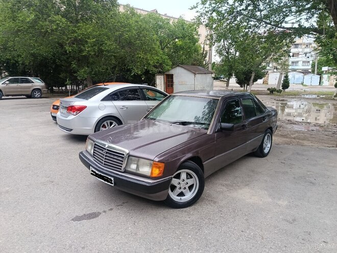 Mercedes 190-2