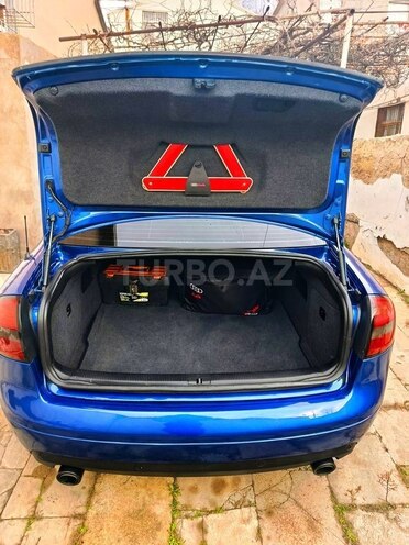 Audi A6-11
