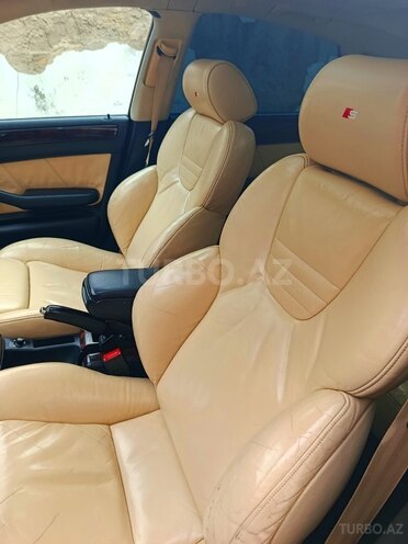Audi A6-9