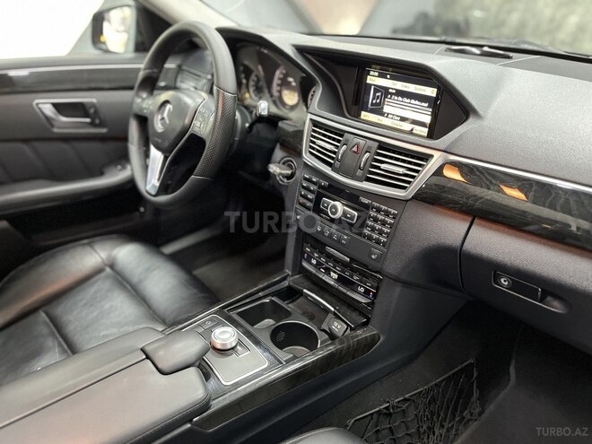 Mercedes E 350-23