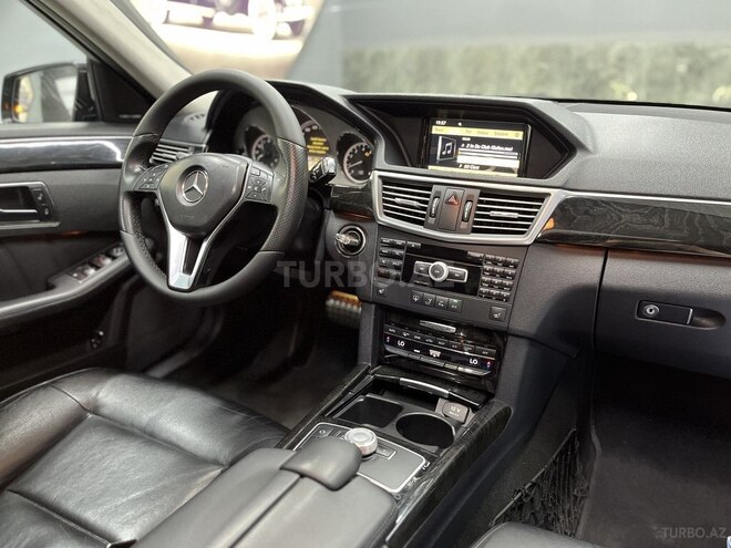 Mercedes E 350-21