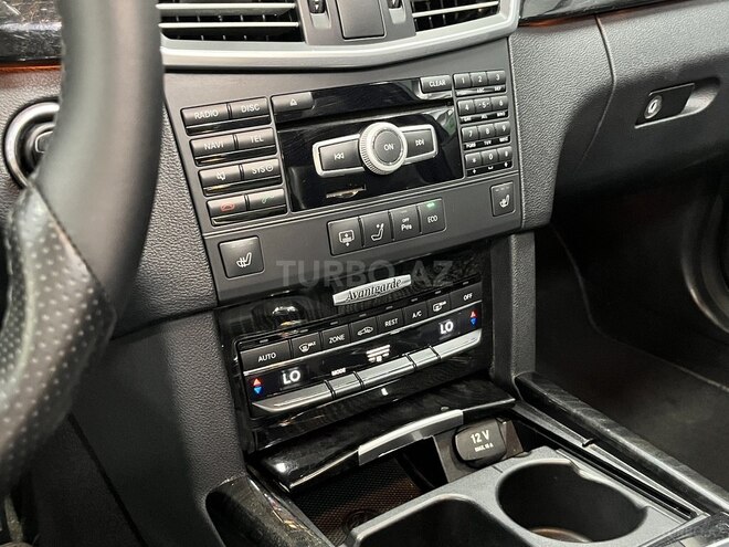 Mercedes E 350-27