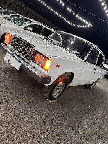 LADA (VAZ) 2107-1