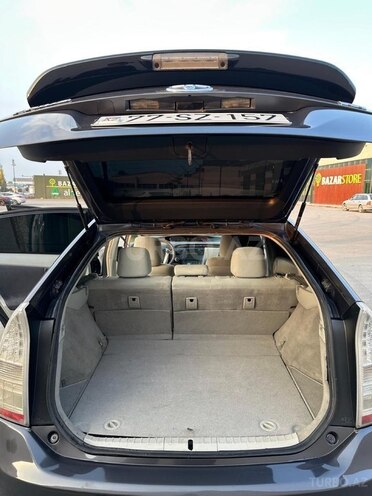 Toyota Prius-17