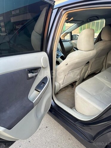 Toyota Prius-11