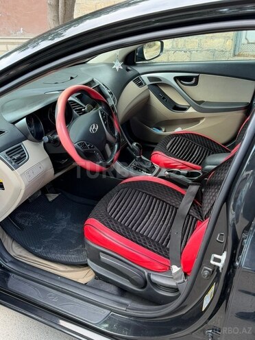Hyundai Elantra-5