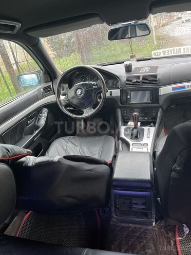 BMW 523-8