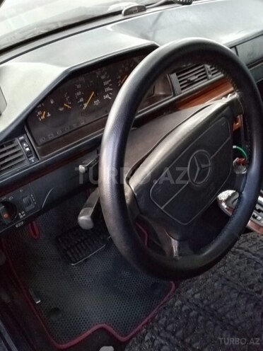 Mercedes 220 E-6