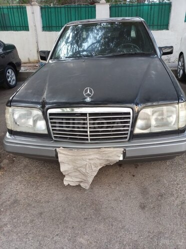Mercedes 220 E-1