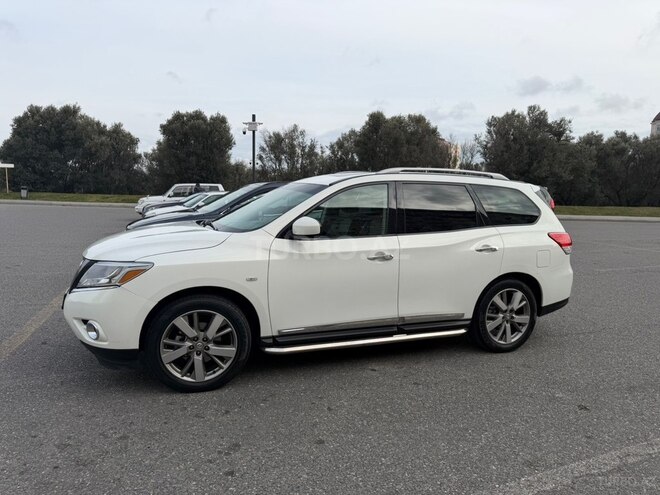 Nissan Pathfinder-8