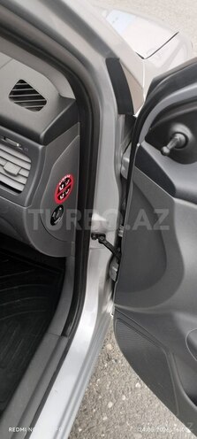 Kia Rio-12