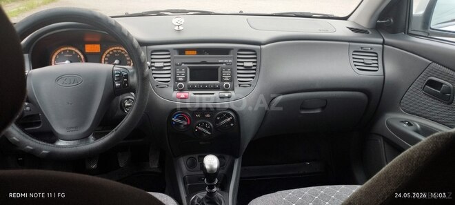 Kia Rio-5