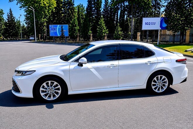 Toyota Camry-4