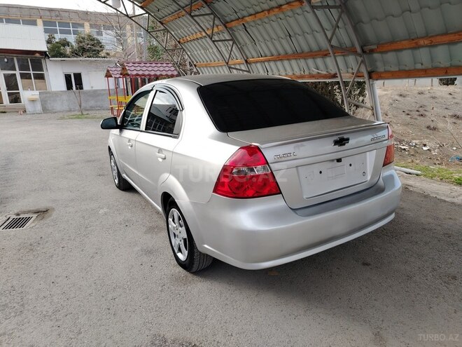 Chevrolet Aveo-8