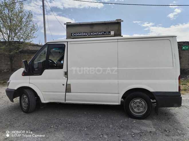 Ford Transit-4