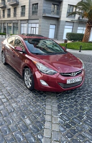 Hyundai Elantra-6