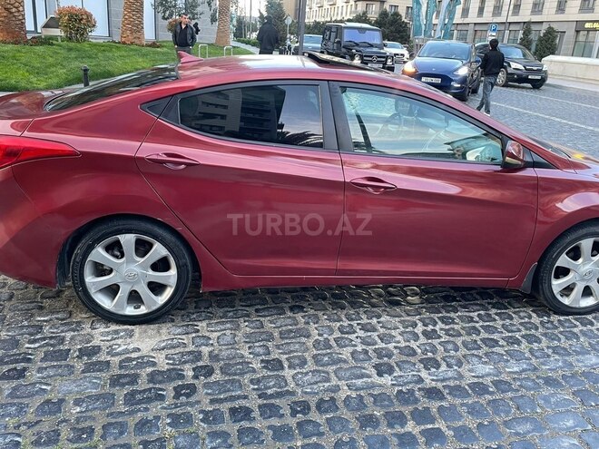Hyundai Elantra-5