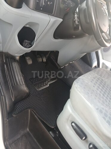 Ford Transit-8
