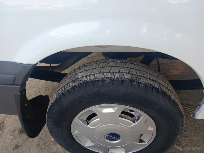 Ford Transit-6