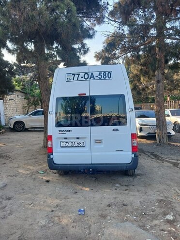 Ford Transit-11