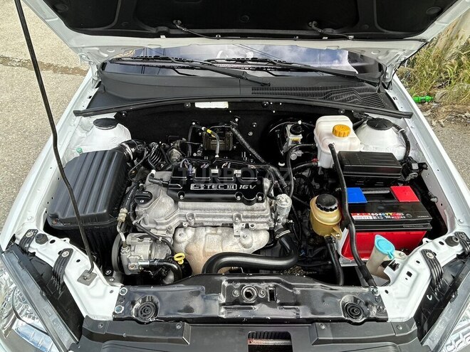 Daewoo Gentra-11