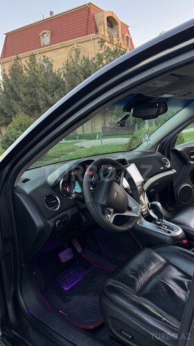 Chevrolet Cruze-12