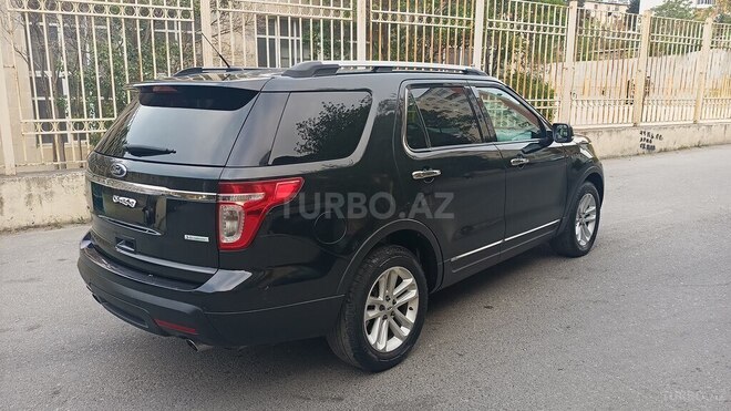 Ford Explorer-2