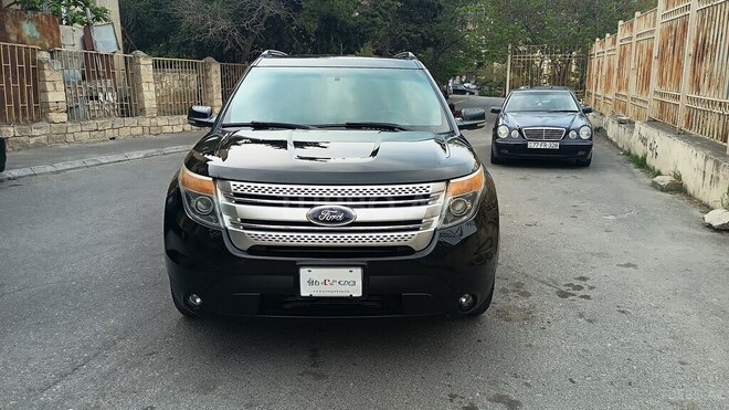 Ford Explorer-4