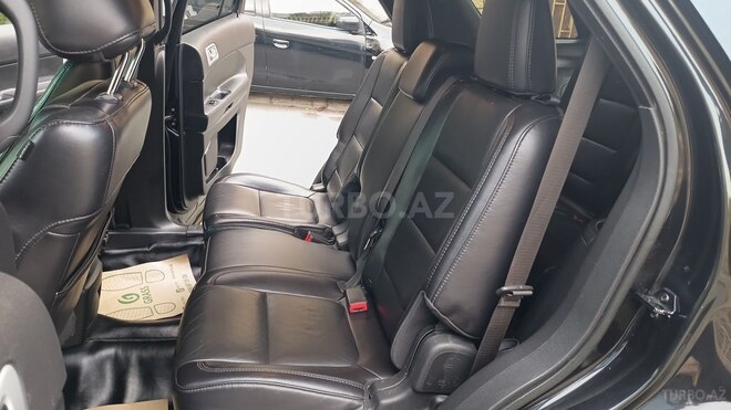 Ford Explorer-8