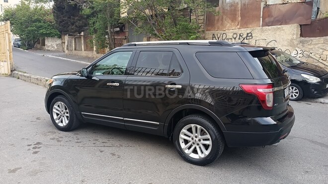 Ford Explorer-17