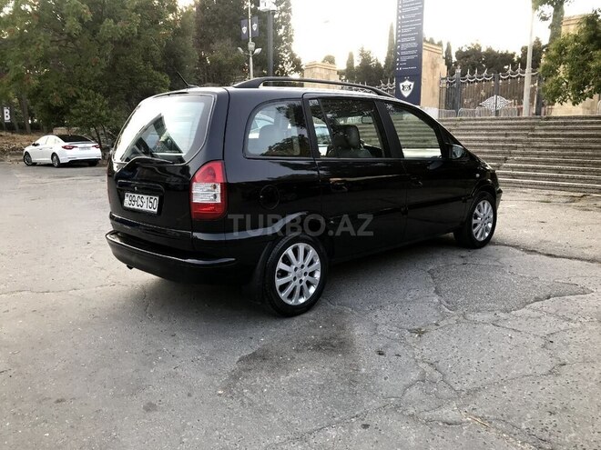 Opel Zafira-19