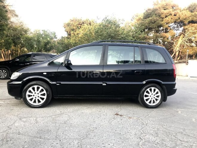 Opel Zafira-21