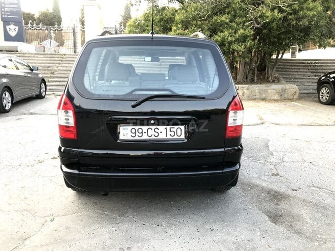 Opel Zafira-17