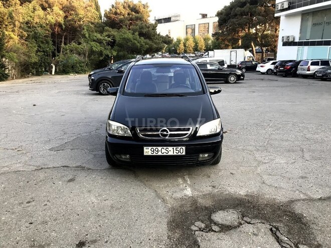 Opel Zafira-1