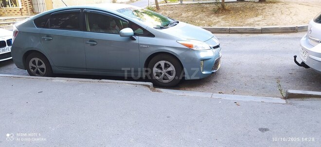 Toyota Prius-2