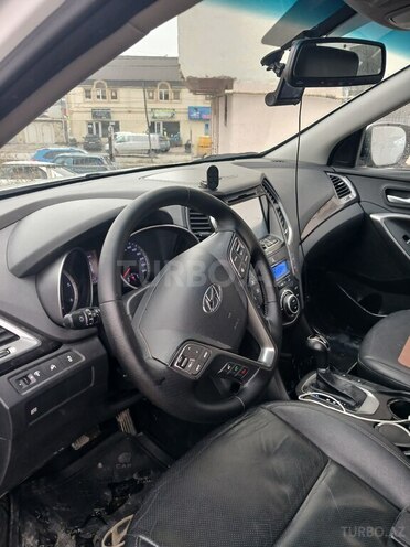 Hyundai Santa Fe-6