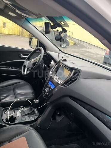 Hyundai Santa Fe-13