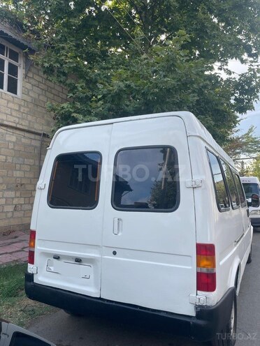 Ford Transit-3