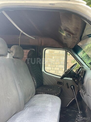 Ford Transit-8