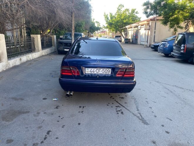 Mercedes E 240-8