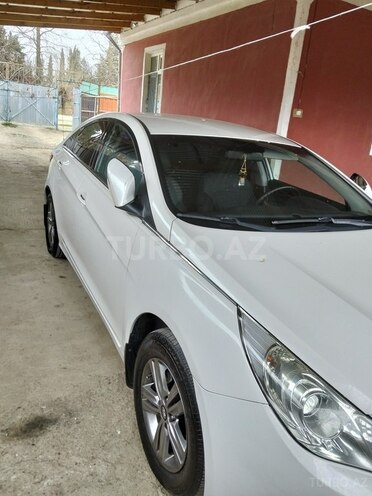 Hyundai Sonata-4