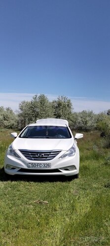 Hyundai Sonata-1