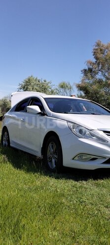 Hyundai Sonata-6