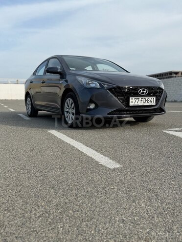 Hyundai Accent-6
